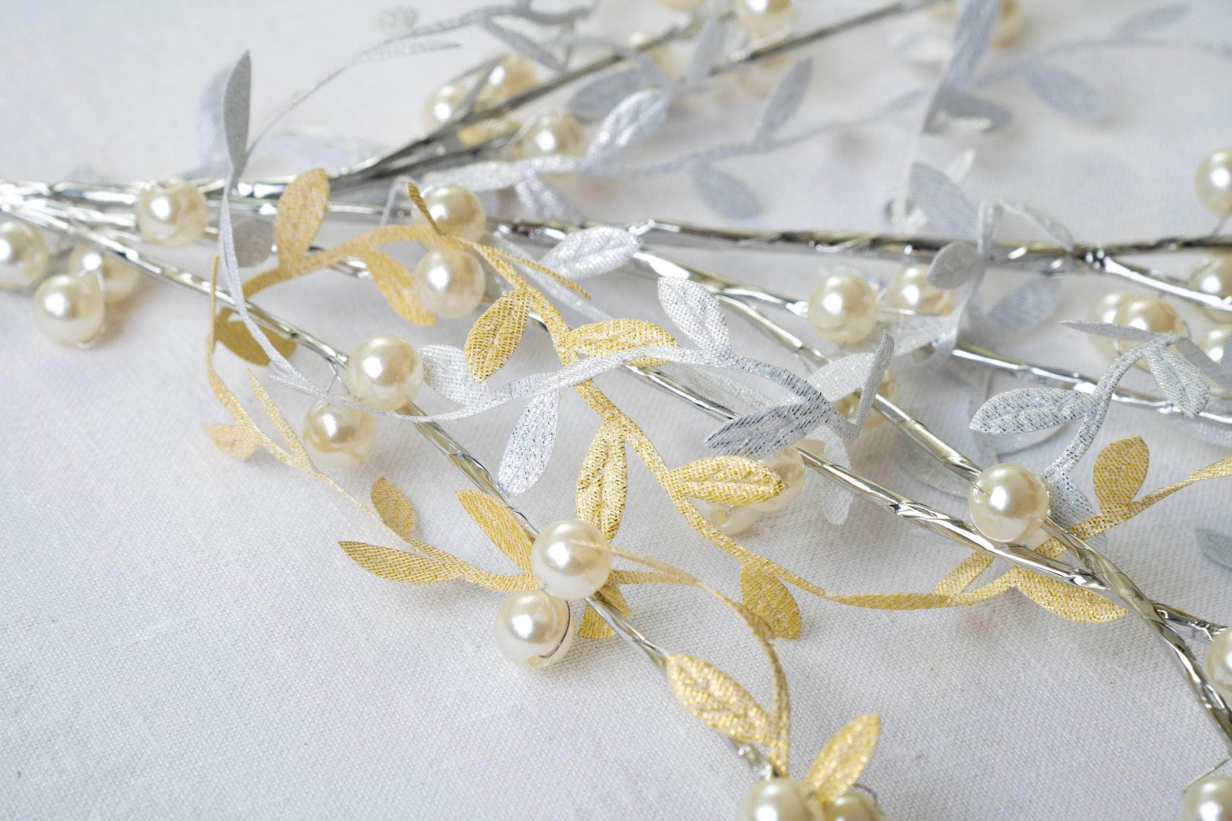 Ribbonly Ornamental Silver / 10m / 25mm Leaf Vine Ribbon Medal