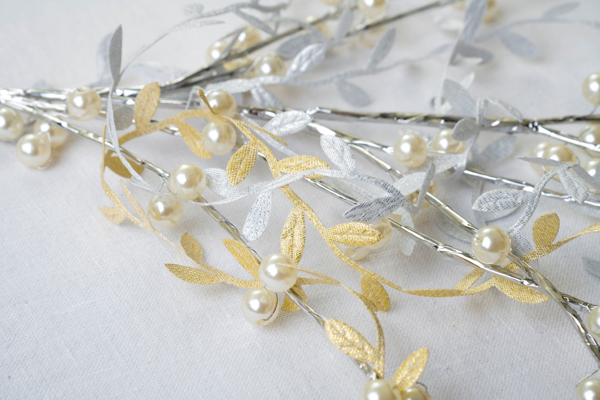 Ribbonly Ornamental Gold / 10m / 25mm Leaf Vine Ribbon Olympia