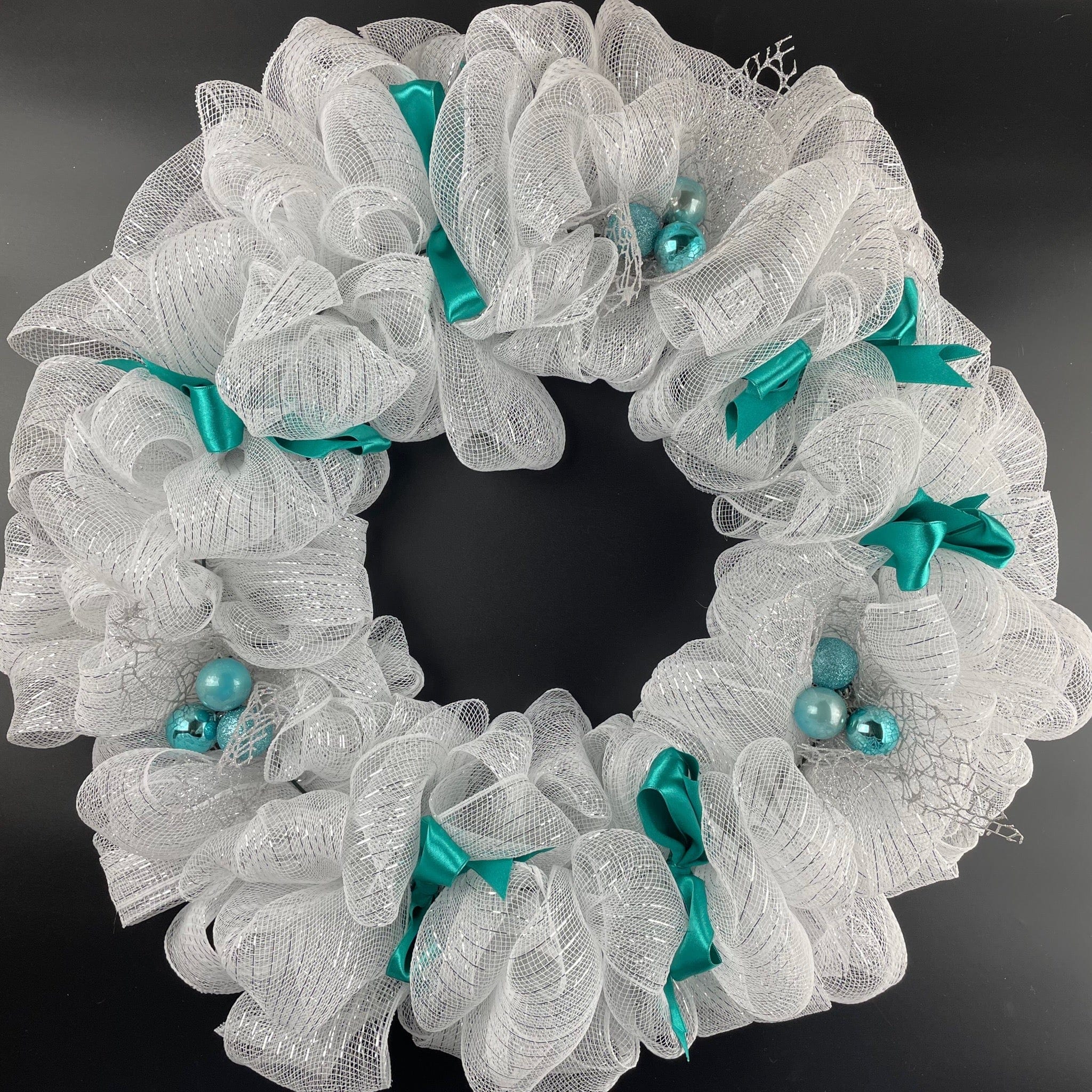 Ribbonly Kits Icicle 18" Ribbon Wreath kit