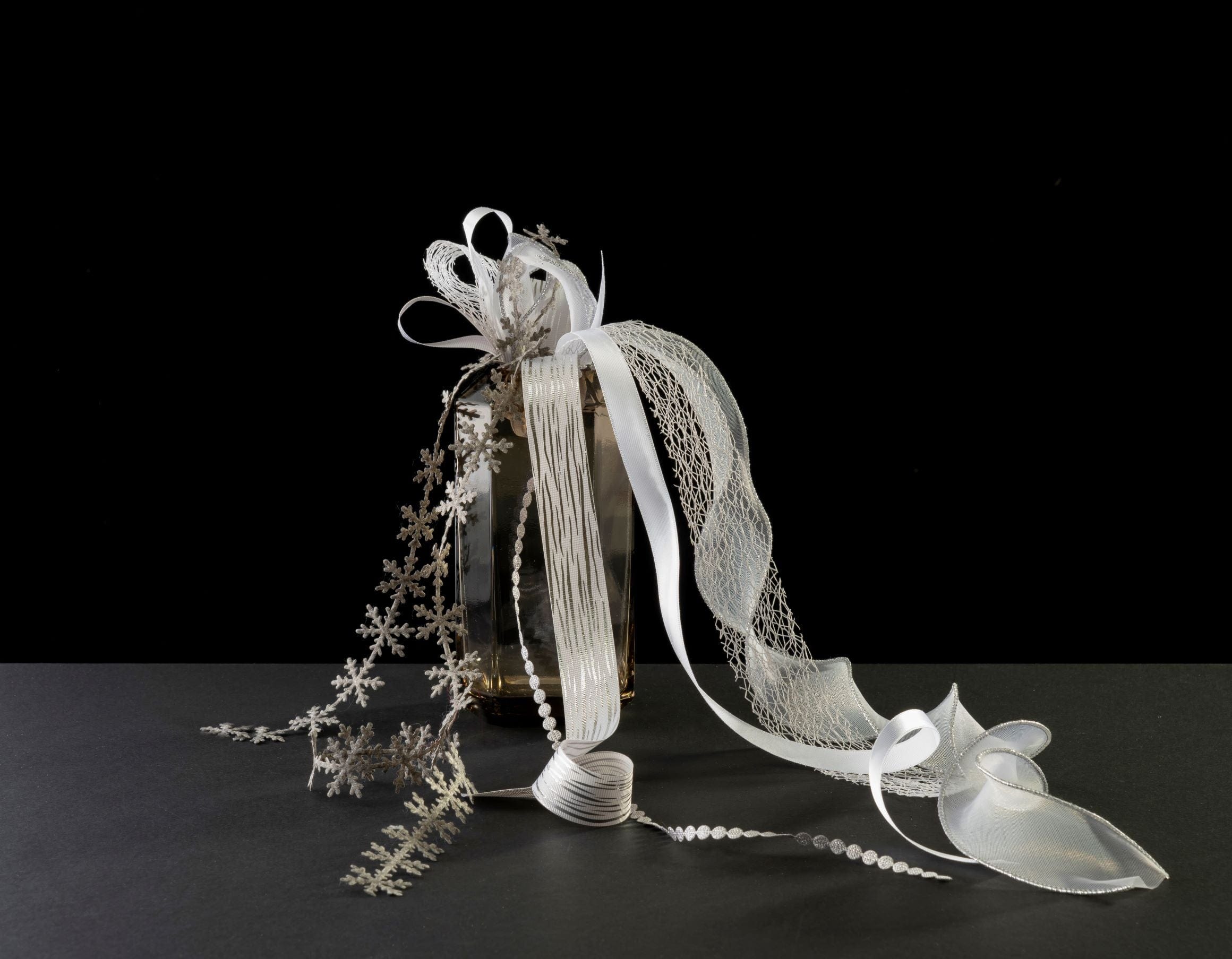 Ribbonly Ornamental Grey / 5m / 25mm Snowflake Ribbon Silver Bell