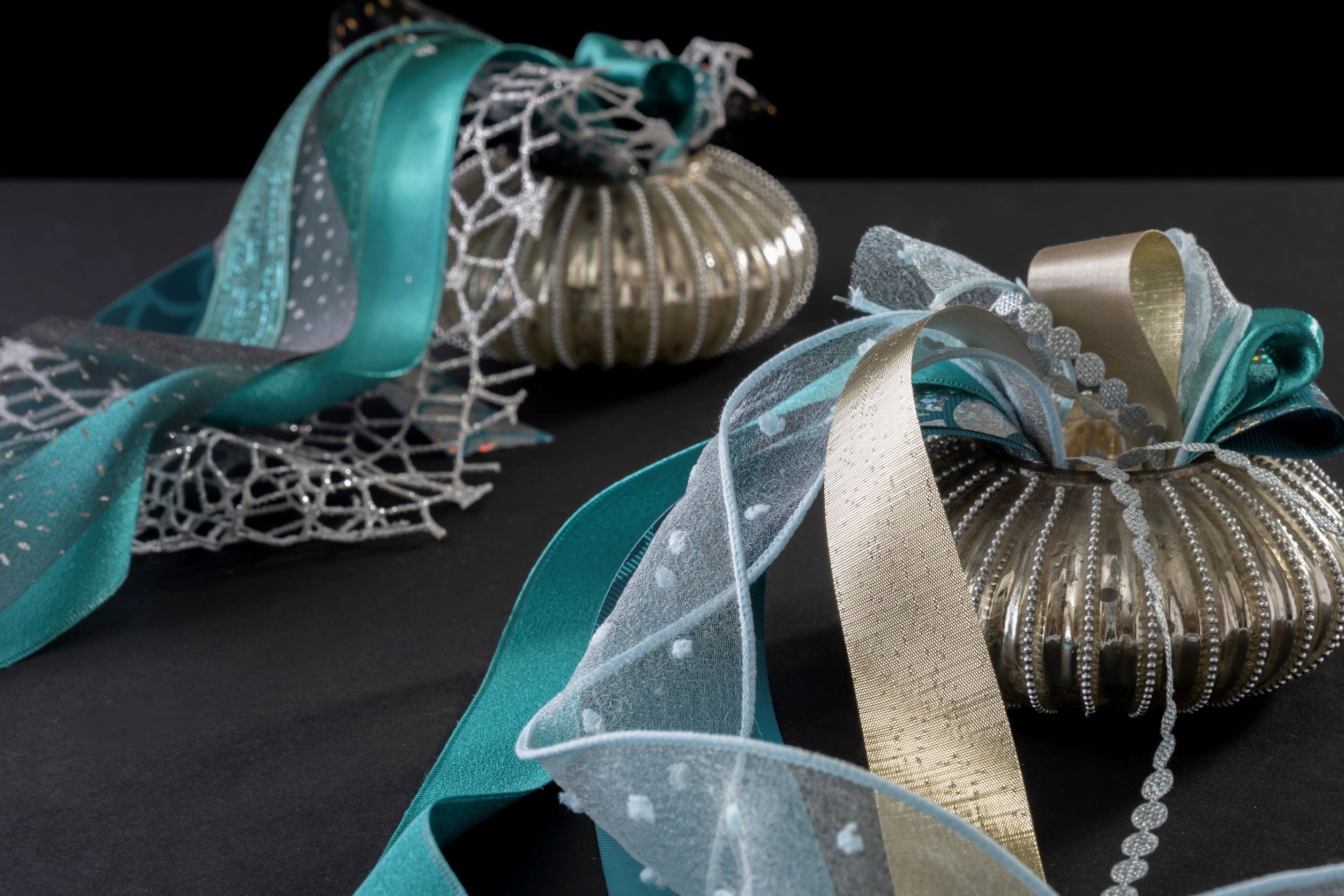 Ribbonly Ornamental Blue / 10m / 3mm String of Pearls Ribbon Glaze